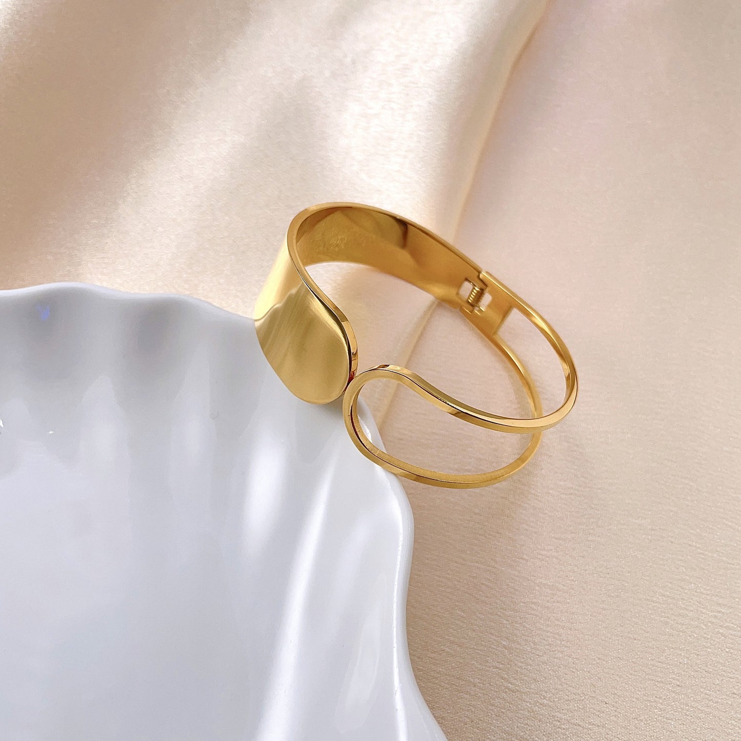 Bracelete aço inoxidável banhada a ouro 18K