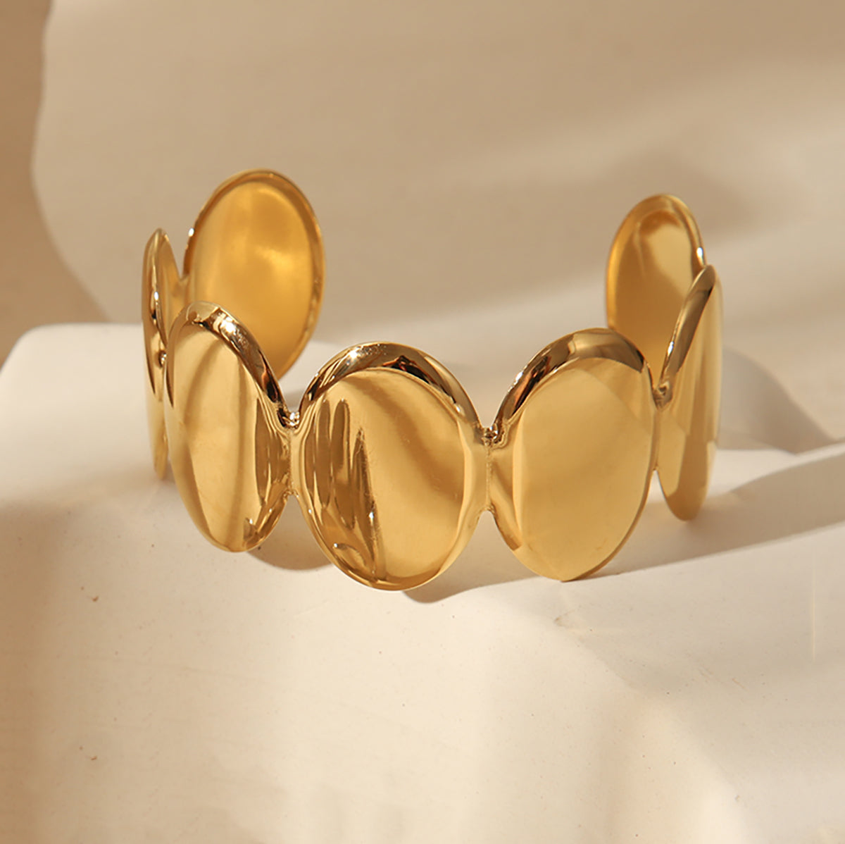 Bracelete Oval aço inoxidável banhada a ouro 18K