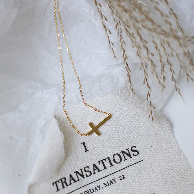 Colar Crucifixo- Aço Inoxidável Banho Ouro 18K