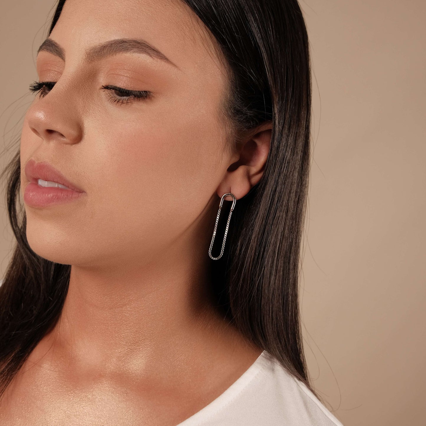 Brinco Meia Argola Corrente