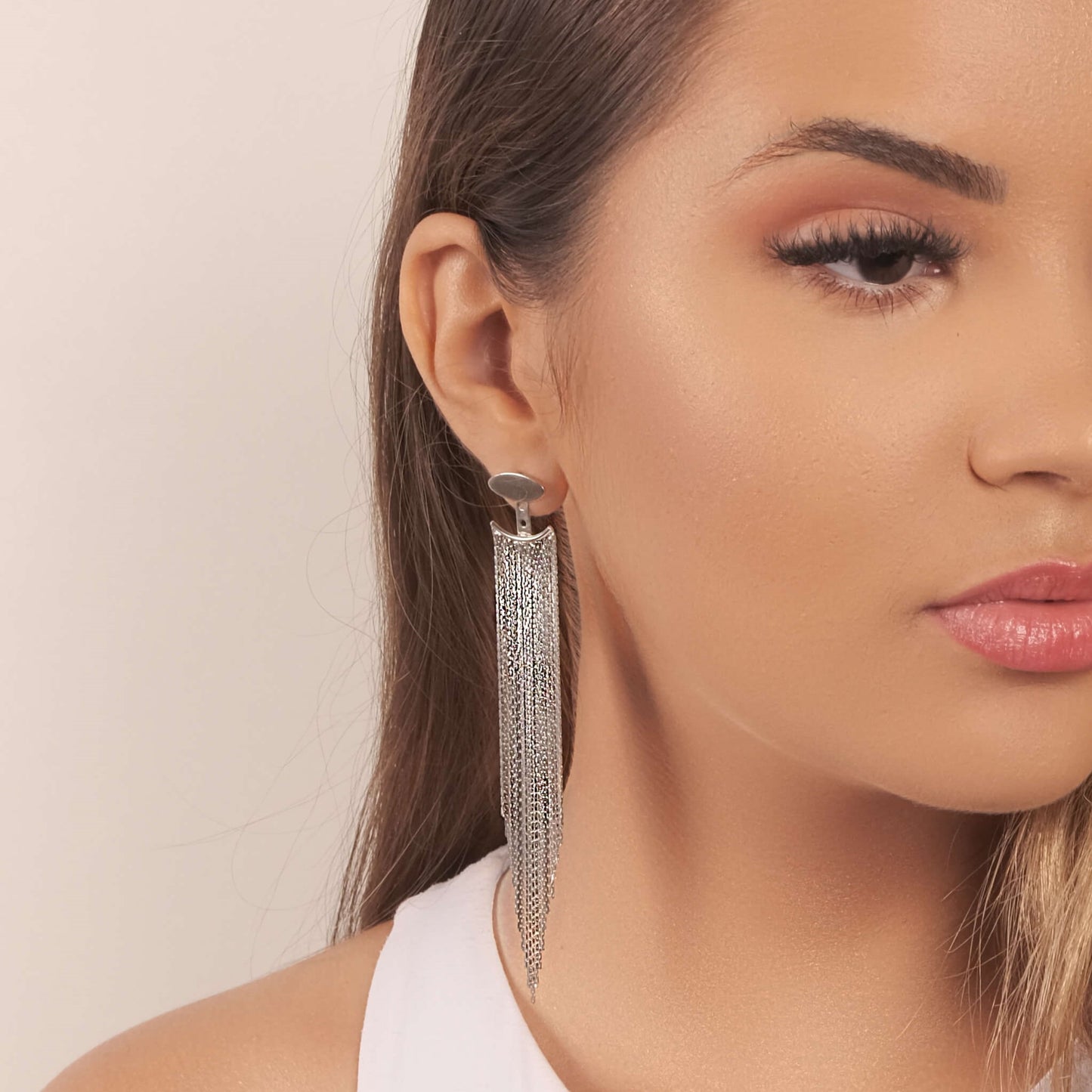 Ear Jacket Franja Base Oval Banho Branco