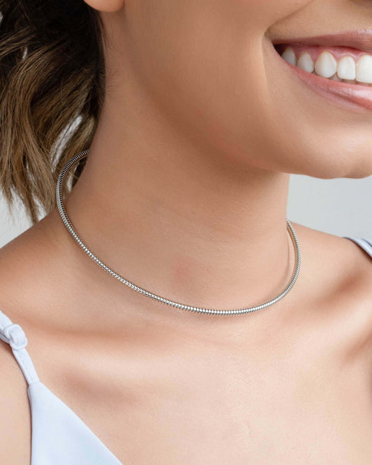 White Rhodium Spiral Spring Rim Choker