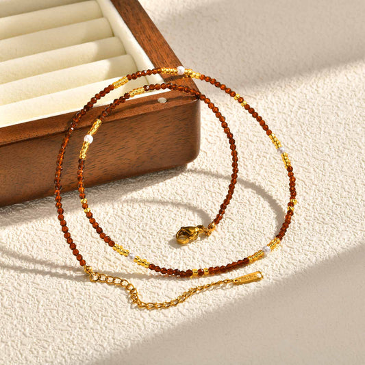 Colar contas de arroz e perolas