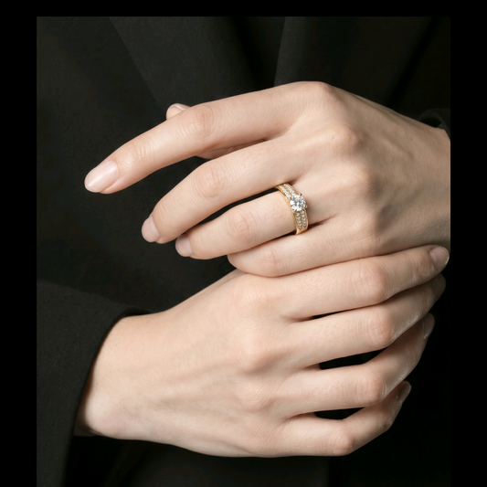 Anel Solitário com Zircônias T8- Aço Inoxidável